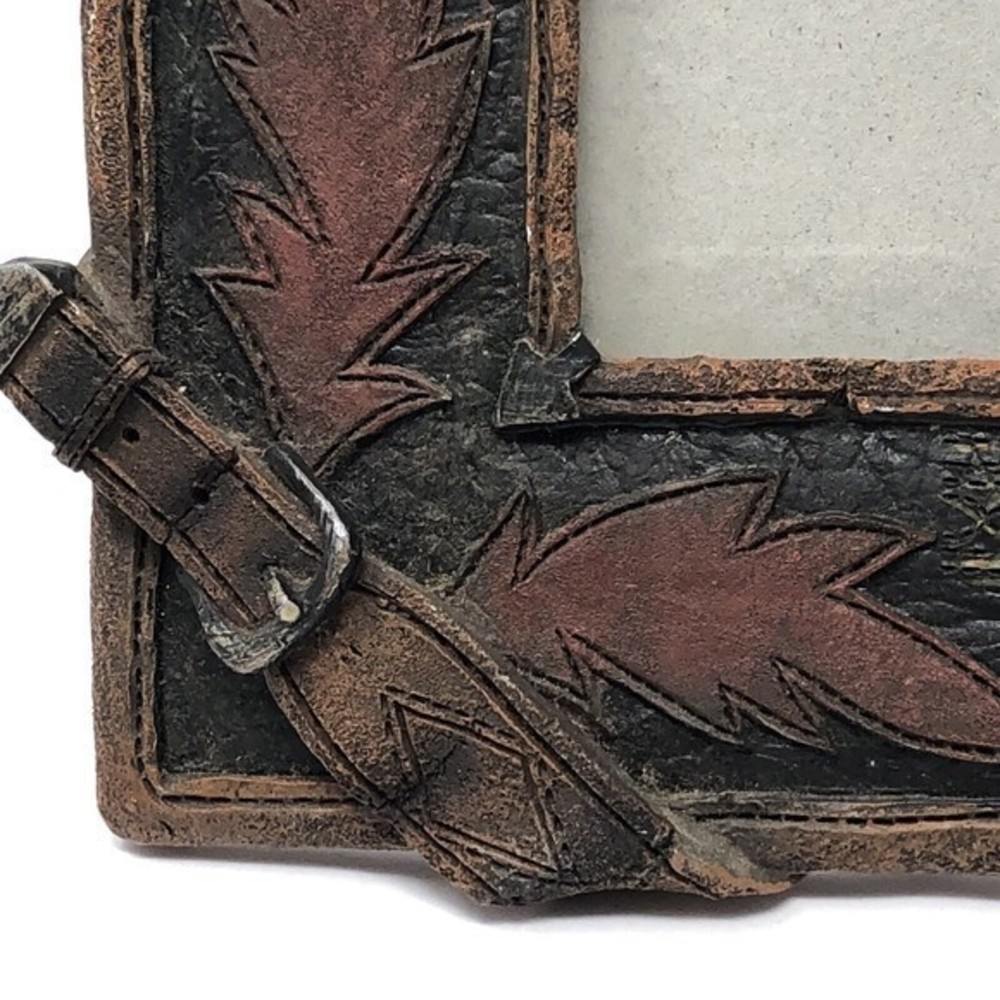 Resin Picture Frame For 4x6 Photo Eagle W/  Faux Leather Look Luggage‎ Straps - Picture 3 of 12